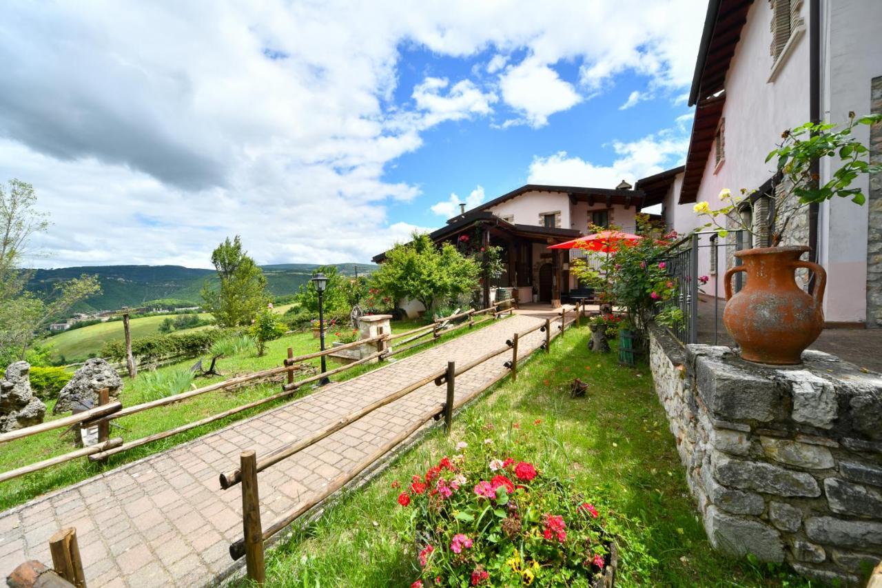 Agriturismo Valle Tezze Cascia Exterior photo